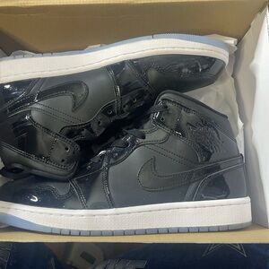 Jordan Air Mid SE Black and White Sneakers Space Jam